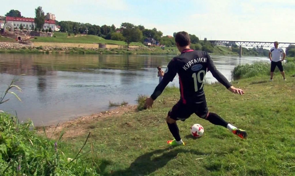 Варатары гродзенскіх футбольных каманд упершыню паспрабавалі "перабіць" Нёман