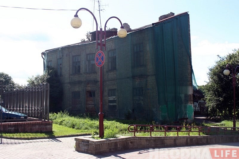 "Крывы дом" на Вялікай Траецкай чакае рэканструкцыя пад гасцініцу з броварам "Крывы дом" на Вялікай Траецкай чакае рэканструкцыя пад гасцініцу з броварам