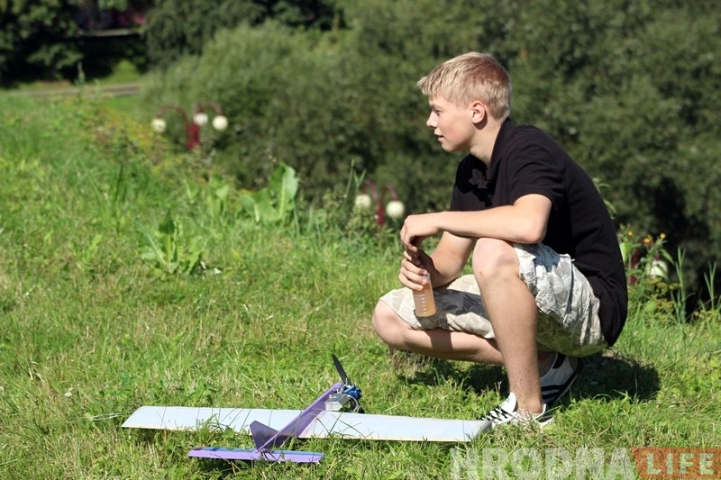 Ёсць фанаты і ў эпоху дронаў: хто ў Гродне працягвае развіваць авіямадэльны спорт