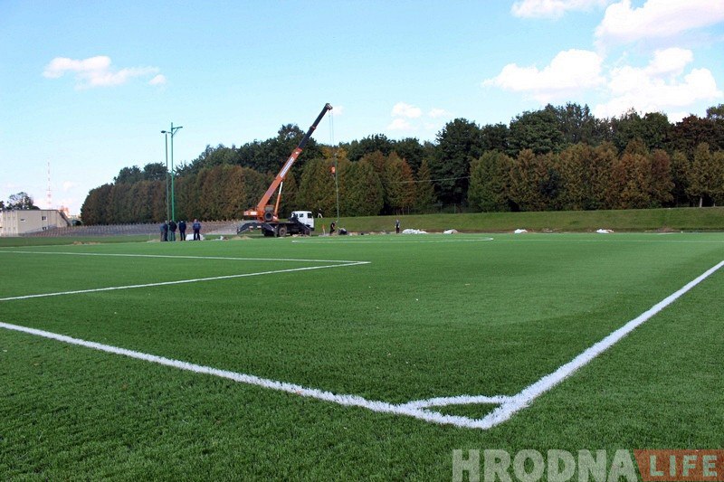 Новае футбольнае поле са штучным пакрыццём адкрыюць у кастрычніку ў Каложскім парку Новае футбольнае поле са штучным пакрыццём адкрыюць у кастрычніку ў Каложскім парку