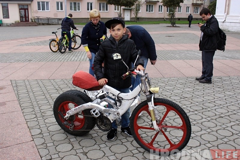 Выстава транспарту прайшла на Савецкай перад Днём горада Выстава транспарту прайшла на Савецкай перад Днём горада