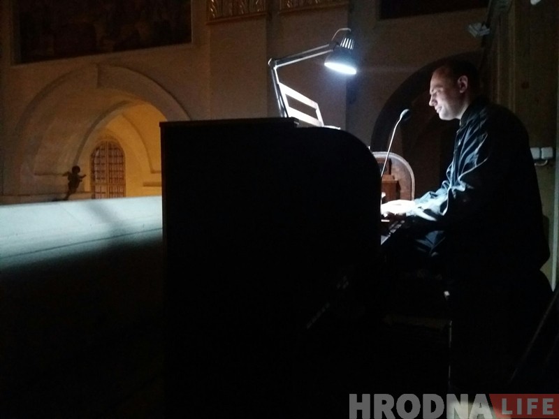 "Стесняться не стоит ни в коем случае". Гродненский органист, несмотря на потерю ноги, ездить на велосипеде и радуется жизни