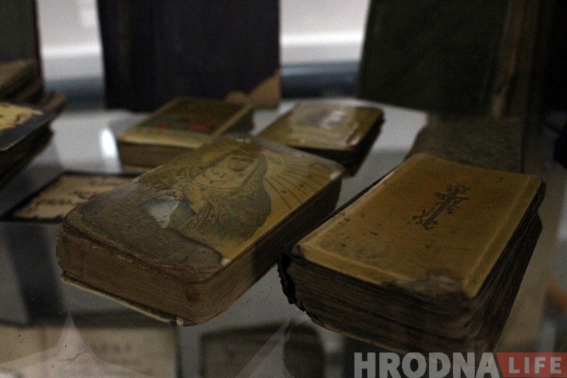 Ад тамоў Снядэцкага да зборнікаў Ажэшкі. 500 старадрукаў паказваюць у бібліятэцы імя Карскага да 500-годдзя беларускага кнігадрукавання Ад тамоў Снядэцкага да зборнікаў Ажэшкі. 500 старадрукаў паказваюць у бібліятэцы імя Карскага да 500-годдзя беларускага кнігадрукавання