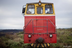 Вялікая маленькая чыгунка. Як вузкакалейка торфазавода возіць турыстаў па чорных палях