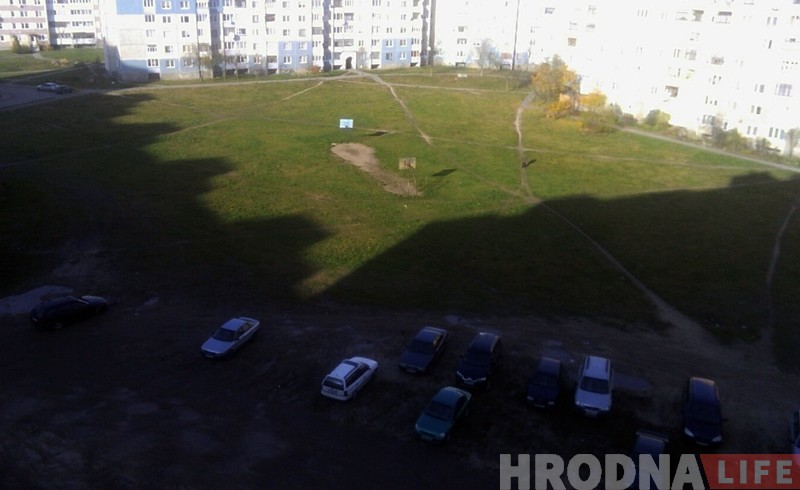 Гродзенец перадаў у гарвыканкам больш за 250 подпісаў за ўпарадкаванне пустыра на Вішняўцы