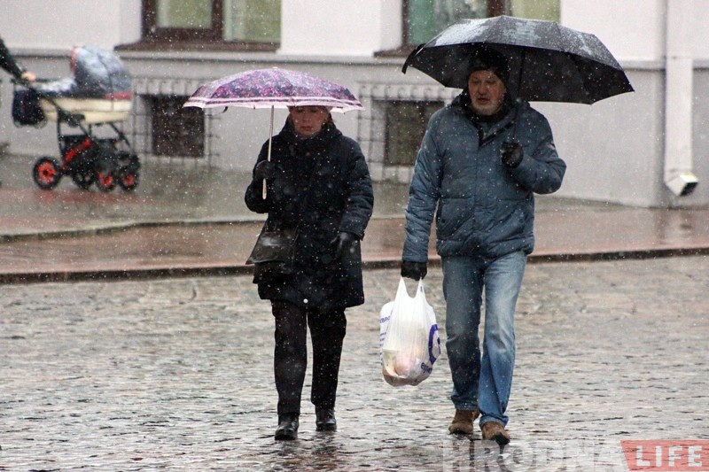 Холадна і мокры снег: апошні дзень восені 2017 у Гродне Холадна і мокры снег: апошні дзень восені 2017 у Гродне
