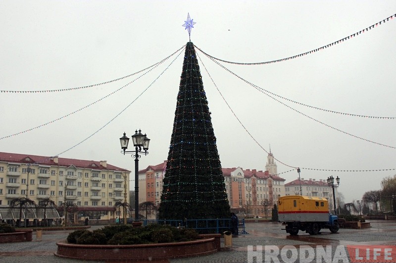 Холадна і мокры снег: апошні дзень восені 2017 у Гродне Холадна і мокры снег: апошні дзень восені 2017 у Гродне