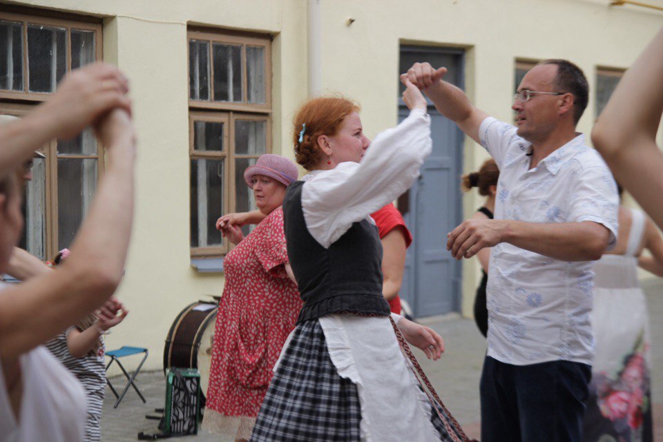 “Што стаіш, як ёлупень? Запрашай ужо!” 11 парадаў чайнікам ад дасведчаных танцораў