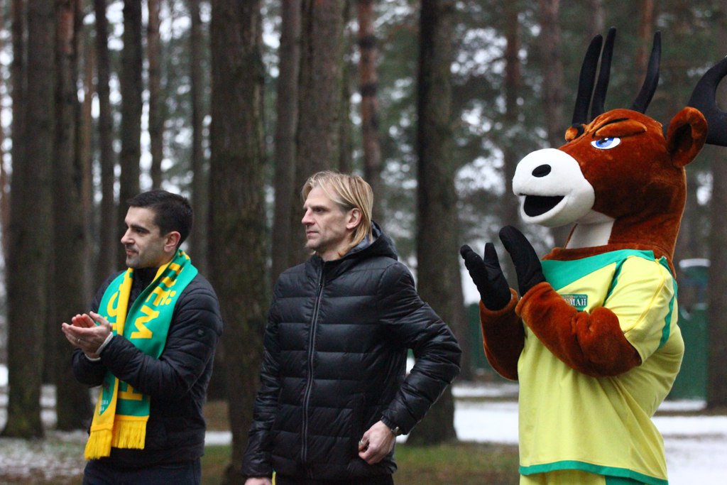 Футбольны "Нёман" сустрэўся з дзецьмі Футбольны "Нёман" сустрэўся з дзецьмі