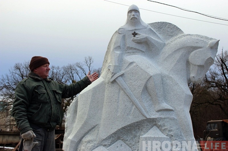 Помнік Давыду Гарадзенскаму даставілі ў Гродна Помнік Давыду Гарадзенскаму даставілі ў Гродна