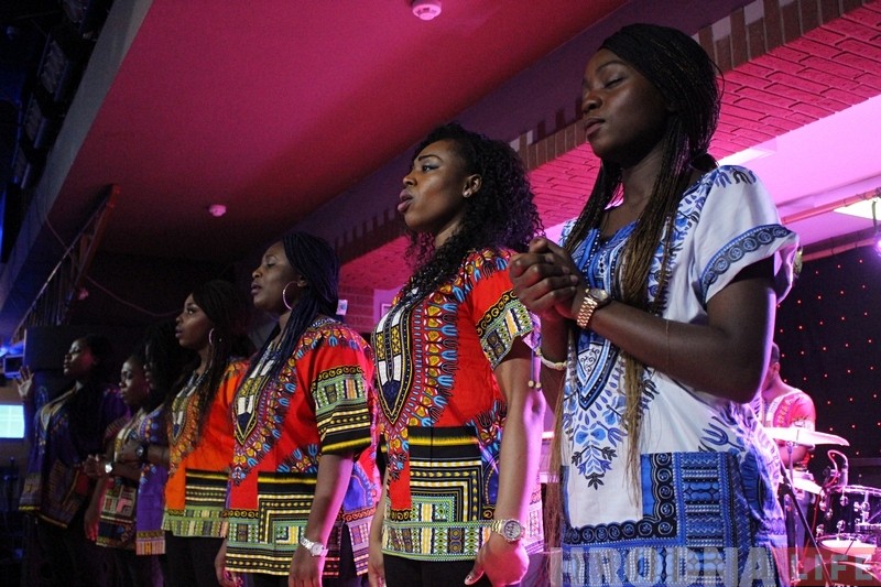 "Праслаўляем Бога танцамі і музыкай". Афрыканскія студэнты з усёй Беларусі сабраліся ў Гродне "Праслаўляем Бога танцамі і музыкай". Афрыканскія студэнты з усёй Беларусі сабраліся ў Гродне