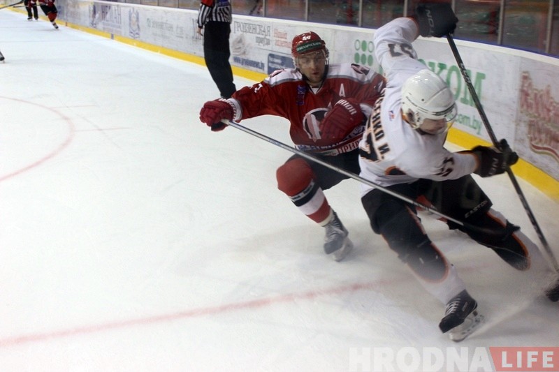 "Шахцёр" у Гродне перапыніў 14-матчавую пераможную серыю "Нёмана" "Шахцёр" у Гродне перапыніў 14-матчавую пераможную серыю "Нёмана"
