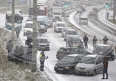 14 аўтамабіляў сутыкнуліся на кальцавой дарозе ў Гродне