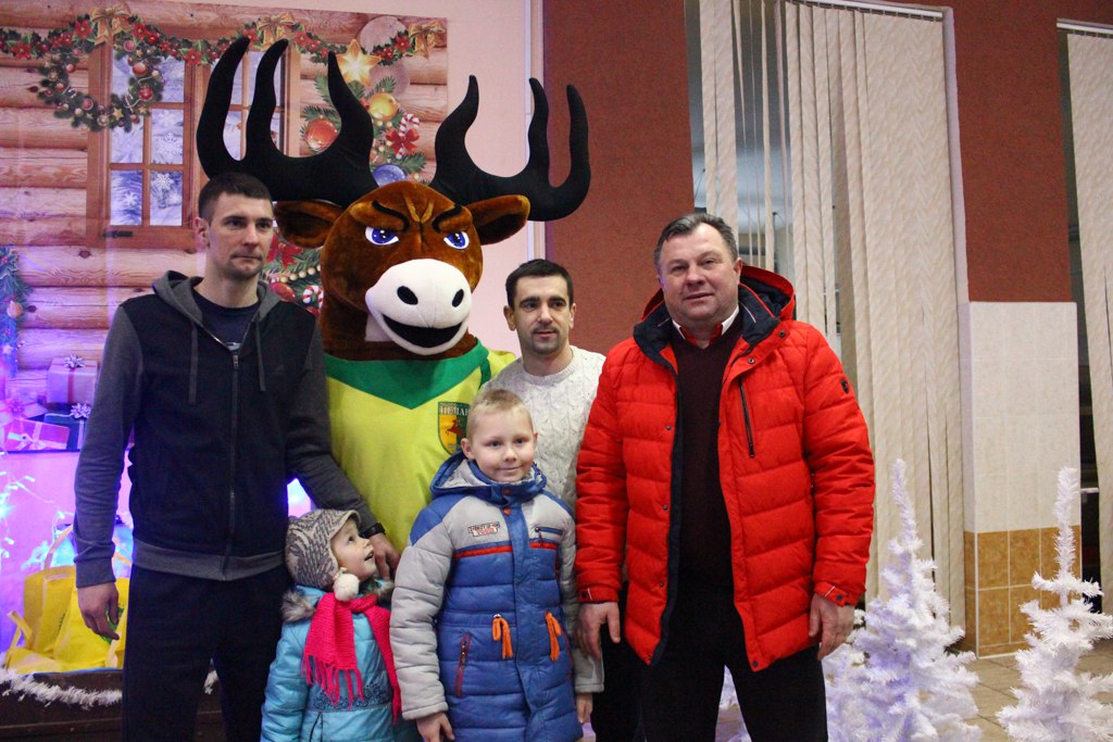 Футбольны "Нёман" сустрэўся з дзецьмі Футбольны "Нёман" сустрэўся з дзецьмі