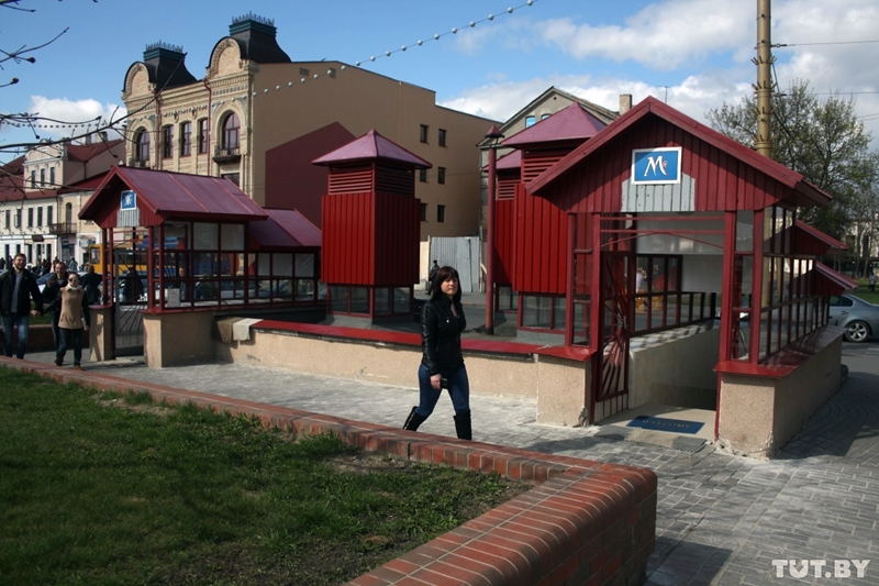 Прыбіральню-"метро" на Савецкай плошчы дэмантуюць у 2018 годзе