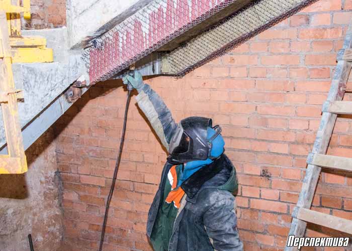 Фота: як працягваецца рэканструкцыя палаца ў Свяцку