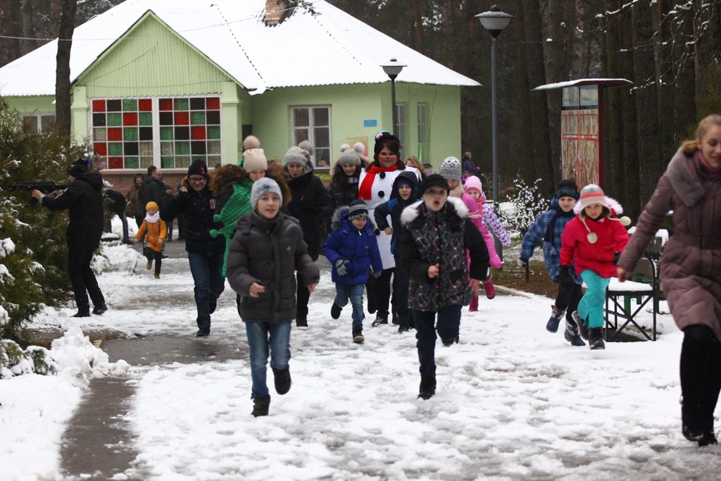 Футбольны "Нёман" сустрэўся з дзецьмі Футбольны "Нёман" сустрэўся з дзецьмі