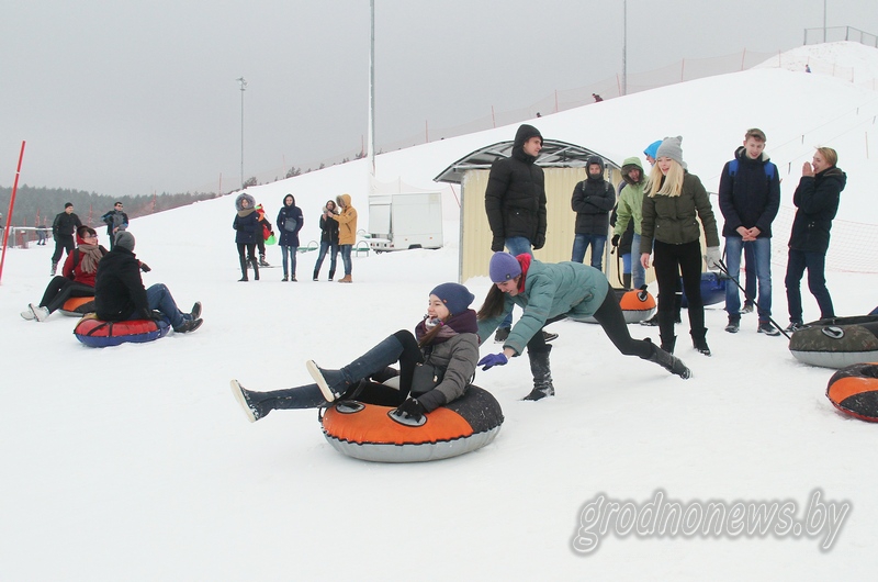 На "Алімпе" ў Каробчыцах запрацавалі снегавыя пушкі: калі можна будзе пакатацца?