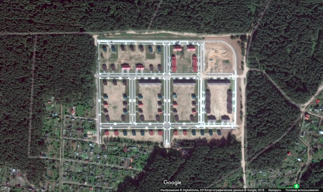 Рэпартаж з пасёлка каркасных дамоў у Ласосна, дзе гатовы катэдж каштуе 58 тысяч даляраў па курсе