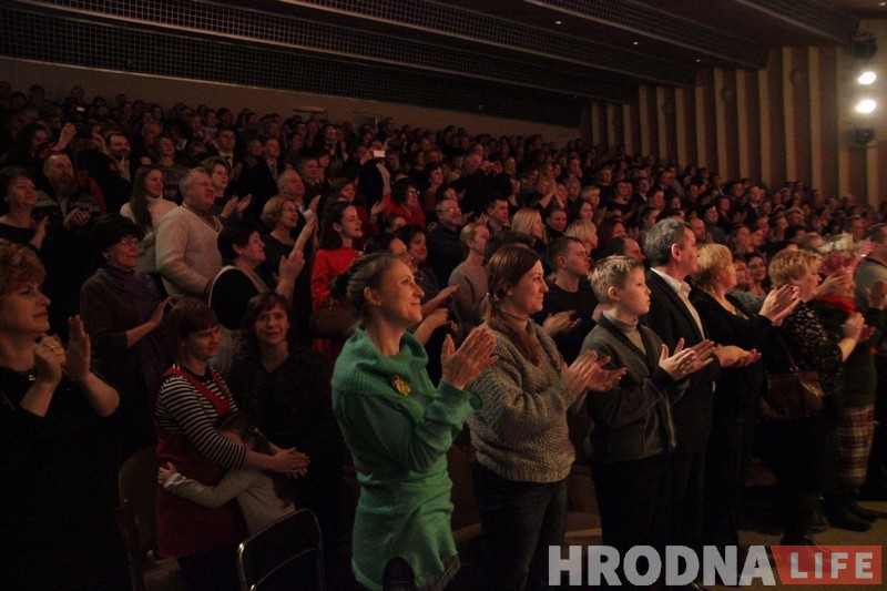 «Няма розніцы, для каго граць». Лешэк Можджар выйшаў басанож, а Кірыл Кедук зрабіў заўвагу слухачам