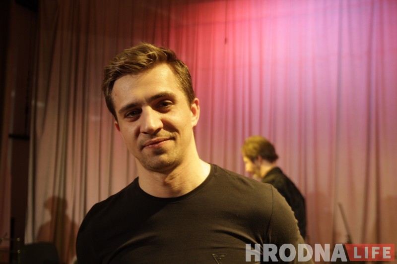 «Няма розніцы, для каго граць». Лешэк Можджар выйшаў басанож, а Кірыл Кедук зрабіў заўвагу слухачам