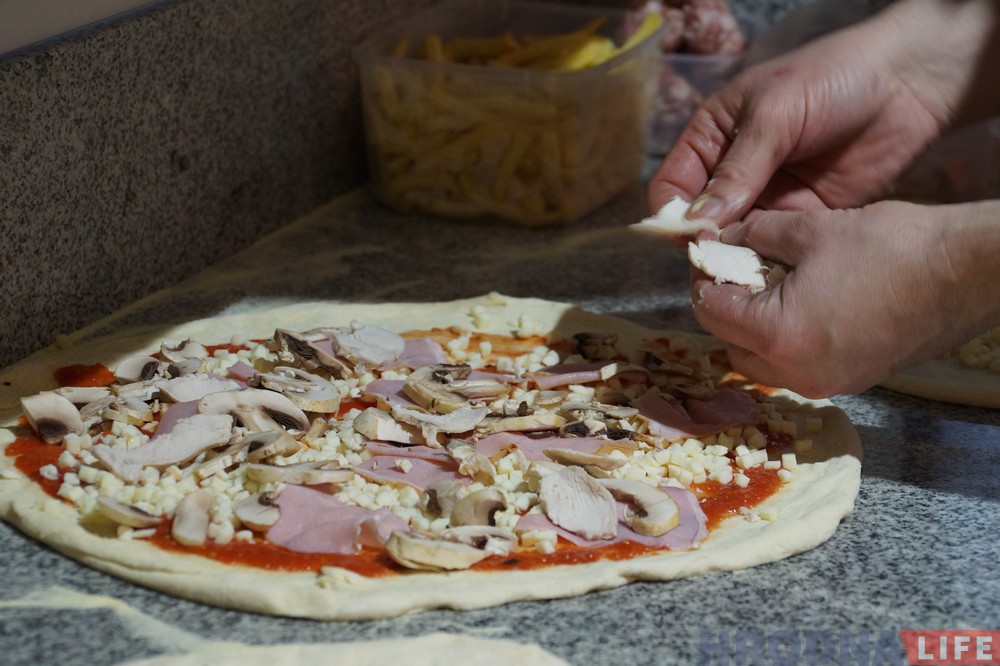Справа “з агеньчыкам”. Сіцыліец прыехаў у Гродна гатаваць італьянскую піцу на жывым агні