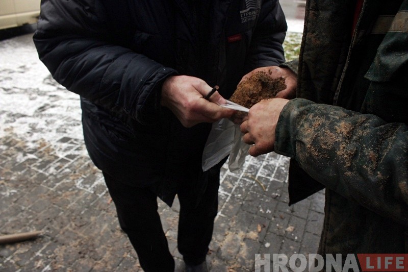 За Палацам тэкстыльшчыкаў, дзе мае быць навабуд, пачаліся геалагічныя даследаванні