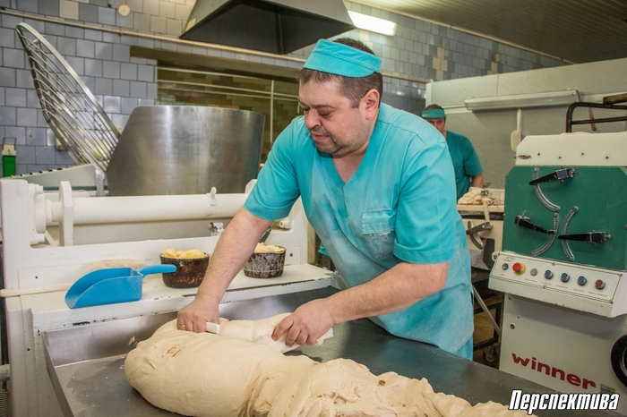 Як мужчыны ў Верцялішках пякуць хлеб