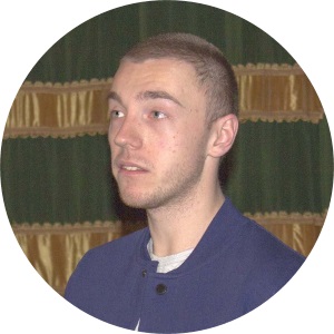 Дапаможнік па выхаванні сыноў. Расійскі рэжысёр з дзіўным імем паставіў у Гродне дэбютны спектакль