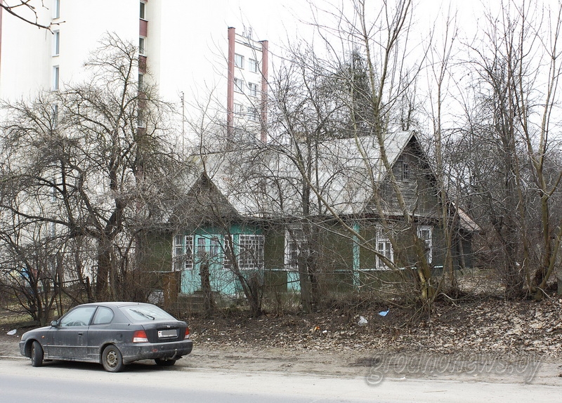 Паркавацца будзе (трошкі) прасцей: каля Скідзельскага рынка павялічаць паркоўку