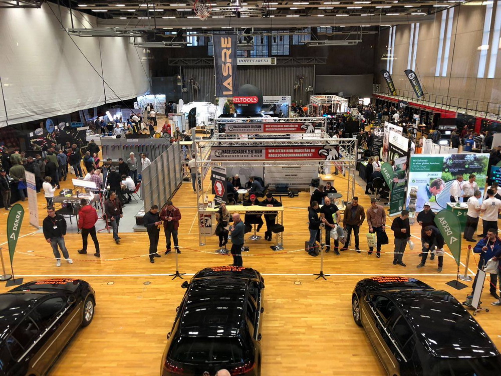 Гродзенскія майстры на Чэмпіянаце свету па выдаленні ўвагнутасцяў выступілі лепш, чым чэмпіён Японіі