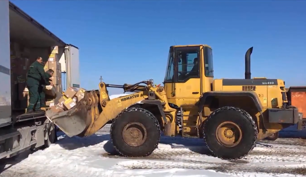 Літоўская мытня паказала, што робіць з тонамі канфіскаваных цыгарэт (відэа)