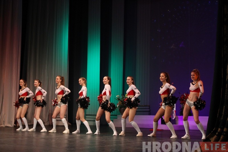 У драмтэатры гродзенцы павіншавалі "Нёман" з чэмпіёнствам У драмтэатры гродзенцы павіншавалі "Нёман" з чэмпіёнствам