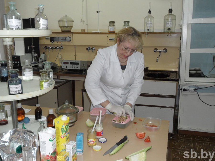 У Гродне лабараторна праверылі, колькі нітратаў утрымлівае вясновая гародніна