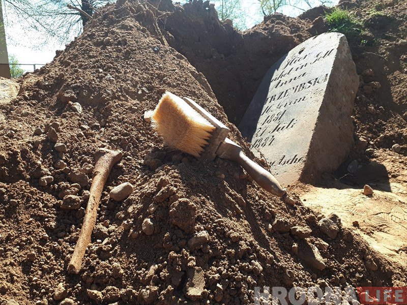 На вайсковых могілках на Белуша будаўнікі раскапалі нямецкія пахаванні На вайсковых могілках на Белуша будаўнікі раскапалі нямецкія пахаванні