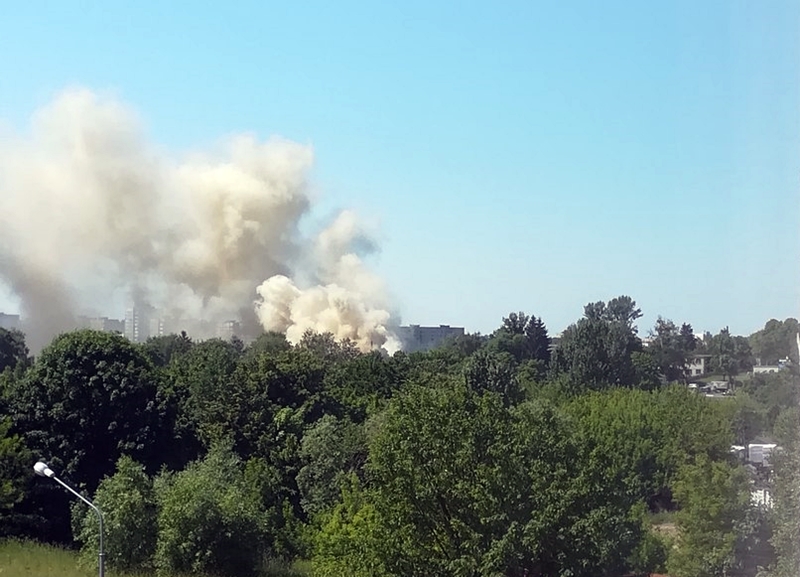 На Лідскай гарэлі склады. Дым быў бачны ў розных частках горада