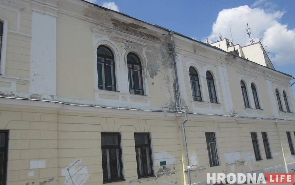 Рэстаўрацыя па-гродзенску: як давесці будынак да катастрофы, а пасля гераічна яго аднаўляць Рэстаўрацыя па-гродзенску: як давесці будынак да катастрофы, а пасля гераічна яго аднаўляць