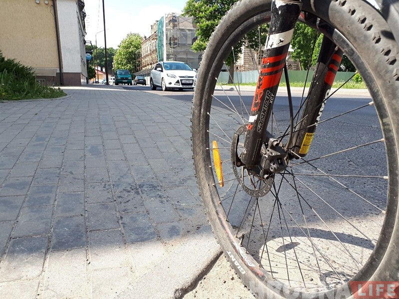 Раварыстам ездзіць стане прасцей: у Гродне актыўна паніжаюць бардзюры