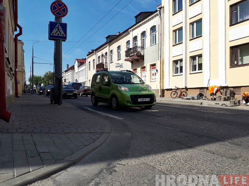 Велосипедистам ездить станет проще: в Гродно активно понижают бордюры