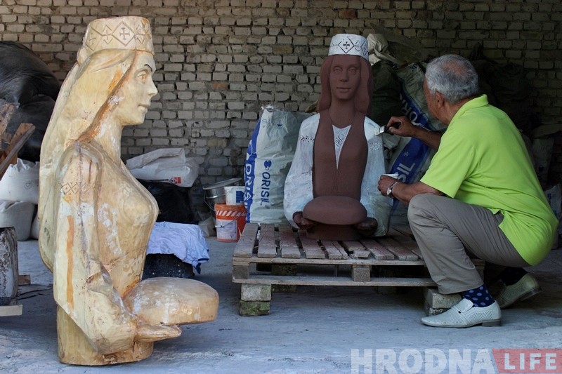 Трохметровая Алеся будзе сустракаць гасцей на ўездзе ў Гродна