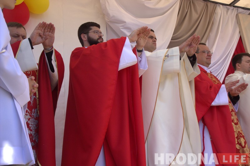 «Упершыню я прыехаў у Гродна на ровары». Арцыбіскуп Тадэвуш Кандрусевіч наведаў свята ў Альшанцы (+анекдот ад мітрапаліта)