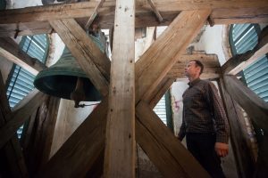 Будаўнік Юра з Гродна нечакана даведаўся, што ён - немец. І вось праз 30 гадоў кінуў працу і стаў званаром, як яго дзед Рэйнгольд Будаўнік Юра з Гродна нечакана даведаўся, што ён - немец. І вось праз 30 гадоў кінуў працу і стаў званаром, як яго дзед Рэйнгольд