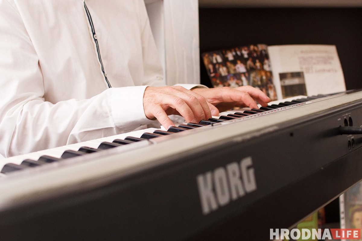 Куміры тэатру і кіно пад адным дахам: выстава з прыватнай калекцыі гродзенкі адкрылася ў бібліятэцы Куміры тэатру і кіно пад адным дахам: выстава з прыватнай калекцыі гродзенкі адкрылася ў бібліятэцы