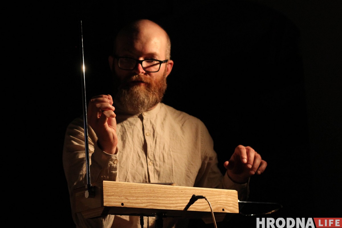 Бенька праспявала гродзенцам пра "электракаханне"