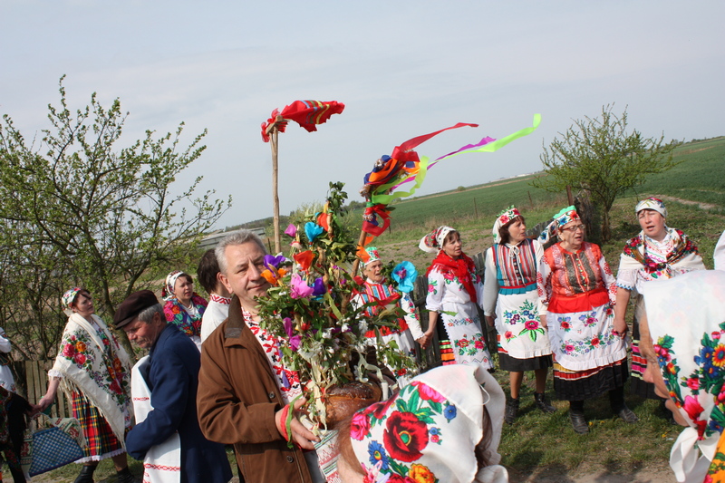 Рассказ о праздниках Миколы и Юрья  а также открытие сезона танцев во двориках  ждут гродненцев