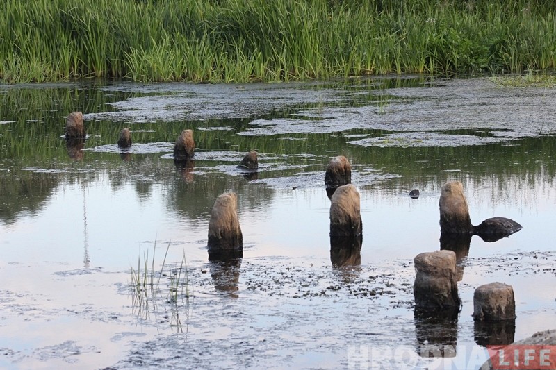 Нёман у Гродне мялее: ізноў можна пабачыць рэшткі старых мастоў Нёман у Гродне мялее: ізноў можна пабачыць рэшткі старых мастоў