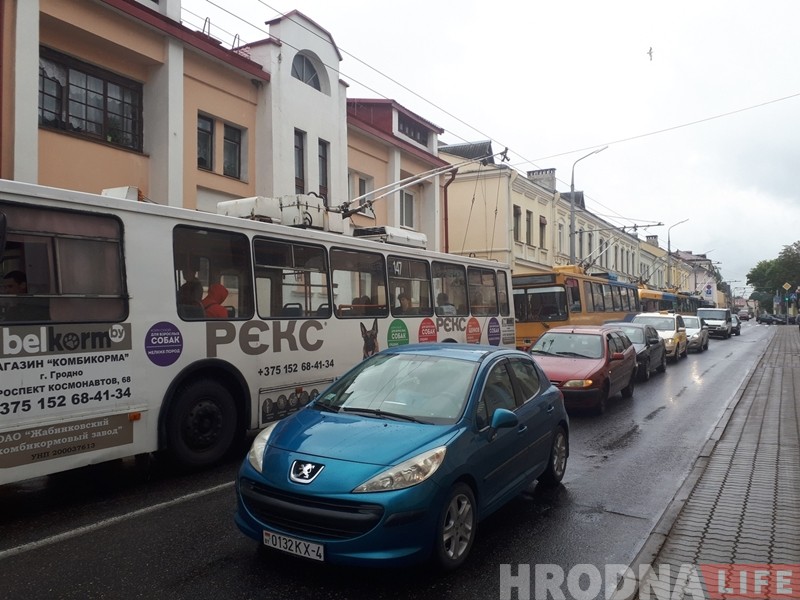 Трайное ДТЗ паралізавала рух на Вялікай Троіцкай Трайное ДТЗ паралізавала рух на Вялікай Троіцкай