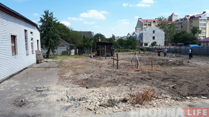 На Валковіча знеслі былую краму «каланіяльных тавараў»