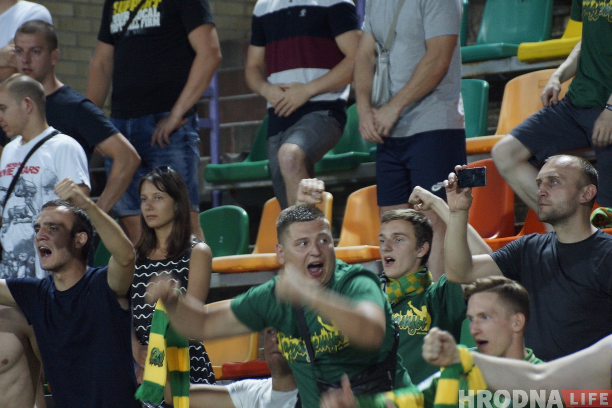 “За Нёман, за Радзіму, за футбол!” Фан-клуб “Нёмана” адзначыў 20-годдзе перформансам на матчы “За Нёман, за Радзіму, за футбол!” Фан-клуб “Нёмана” адзначыў 20-годдзе перформансам на матчы