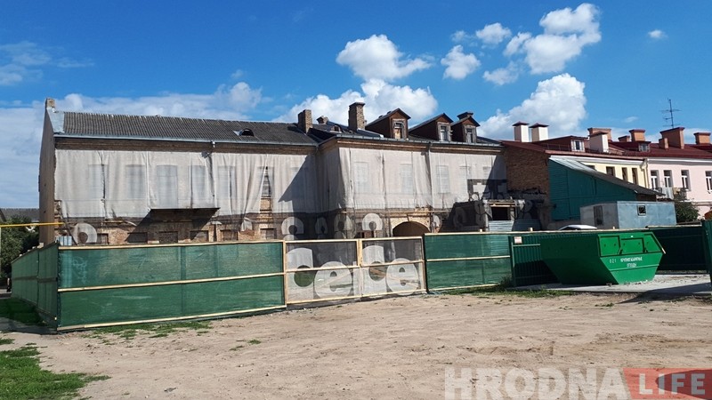 Реставрация? Около старого дома на Городничанской появились строители